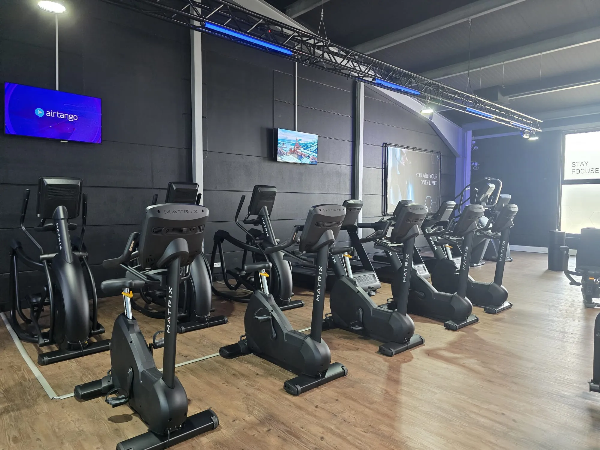 Revive Universal Gym UG - Fitnessstudio - Fitnessstudio